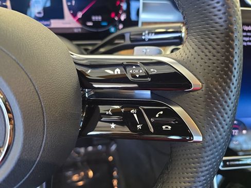 Used 2025 Mercedes-Benz C 300 Sedan image 21