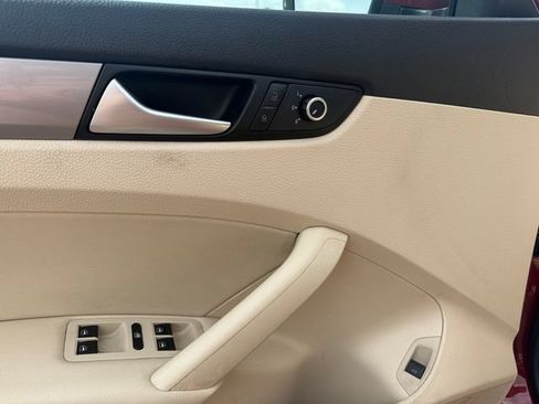 Used 2015 Volkswagen Passat 1.8T FWD image 18