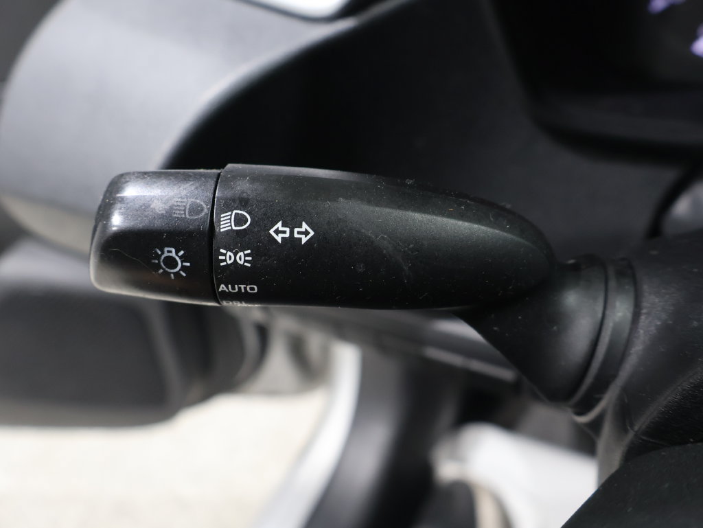Used 2020 Toyota Corolla LE FWD image 33