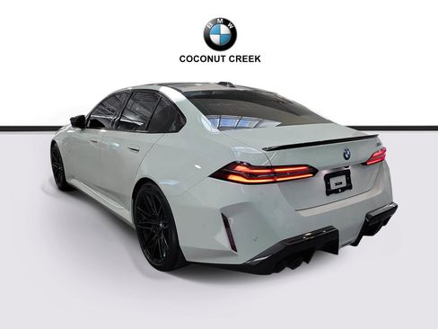 Used 2025 BMW M5 w/ Carbon Package AWD/4WD image 3
