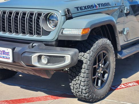 New 2026 Jeep Gladiator Sport image 9