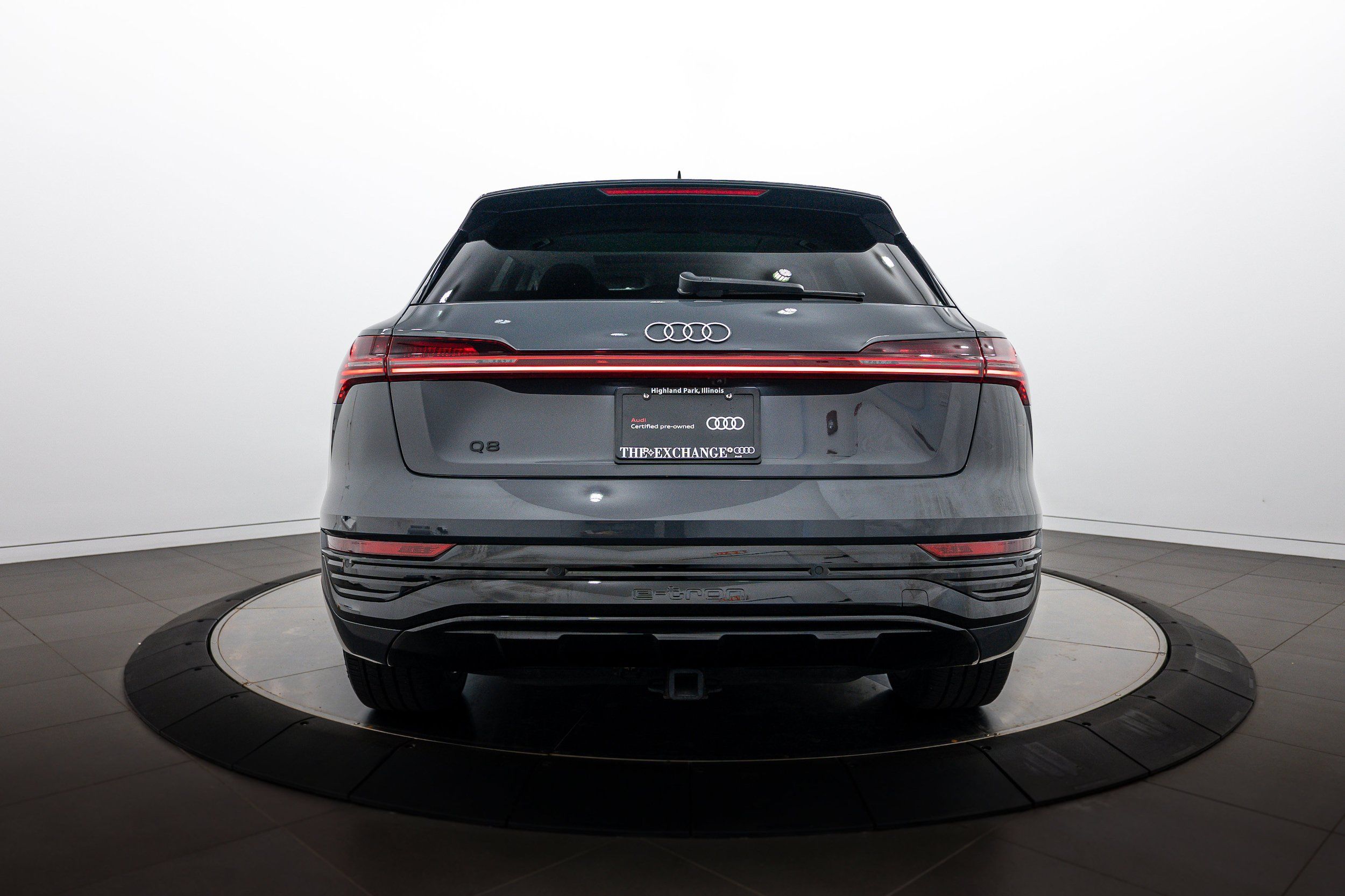 Certified 2024 Audi Q8 e-tron Premium Plus AWD/4WD image 21