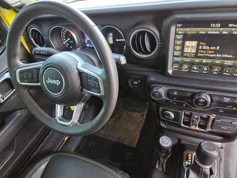 Used 2023 Jeep Wrangler Unlimited Sahara AWD/4WD image 29