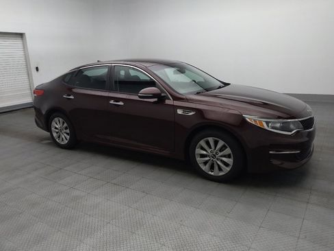 Used 2017 Kia Optima LX w/ Option Group 014 FWD image 11