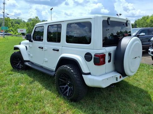 Used 2024 Jeep Wrangler Unlimited Sahara w/ Technology Group AWD/4WD image 31