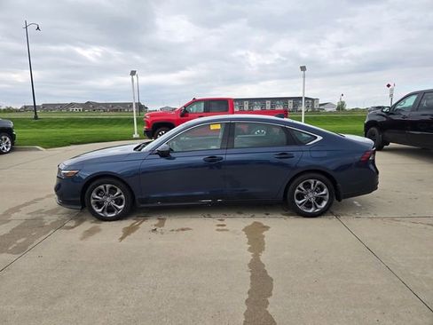 Used 2024 Honda Accord EX image 4
