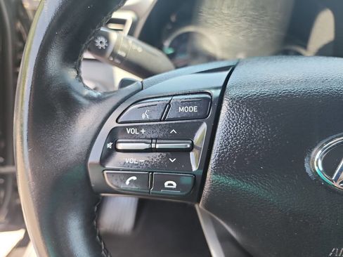 Used 2019 Hyundai Veloster 2.0 Premium image 23