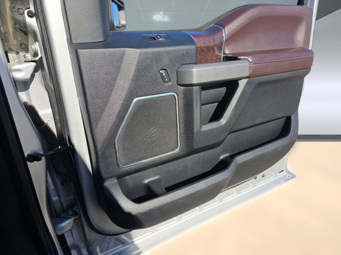 Used 2017 Ford F450 Platinum w/ Platinum Ultimate Package image 33