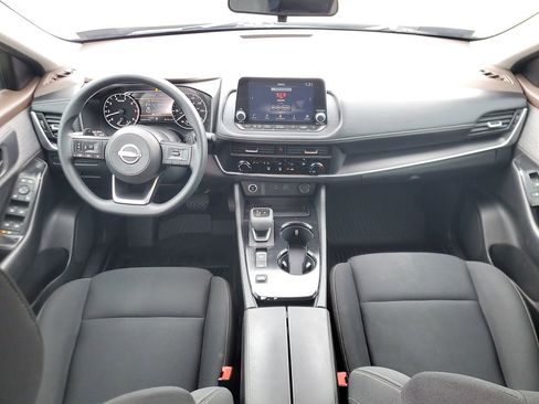 Used 2023 Nissan Rogue S FWD image 9