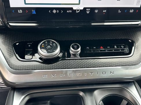New 2026 Ford Expedition Platinum w/ Stealth Appearance Package AWD/4WD image 31