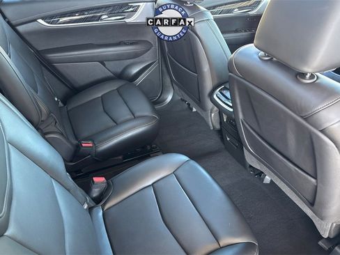 Used 2025 Cadillac XT6 Premium Luxury image 24