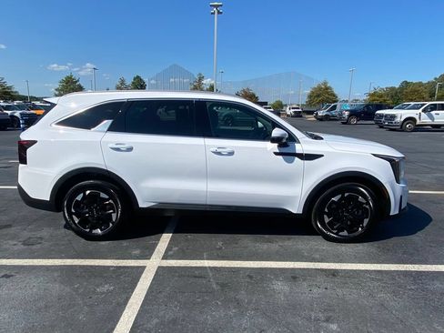 Used 2025 Kia Sorento S w/ Panoramic Sunroof Package FWD image 8