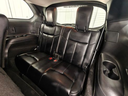 Used 2019 Nissan Pathfinder SL AWD/4WD image 28