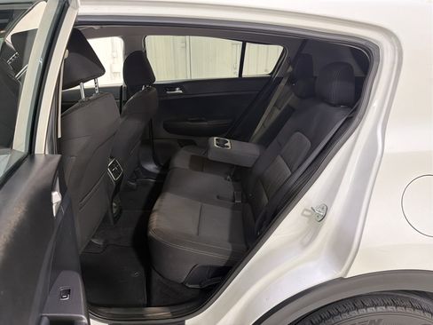 Used 2019 Kia Sportage LX image 11