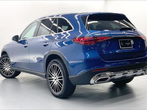 Used 2026 Mercedes-Benz GLC 300 image 2