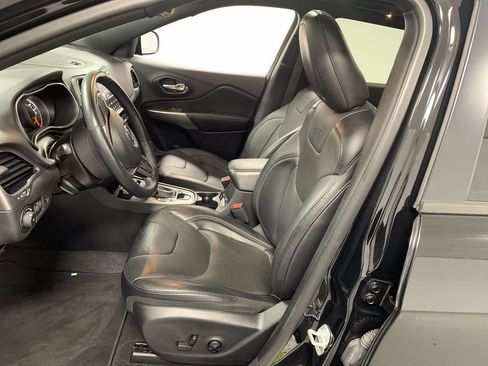 Used 2019 Jeep Cherokee High Altitude AWD/4WD image 9