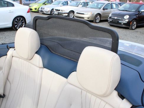 Used 2018 Mercedes-Benz E 400 4MATIC Cabriolet image 32
