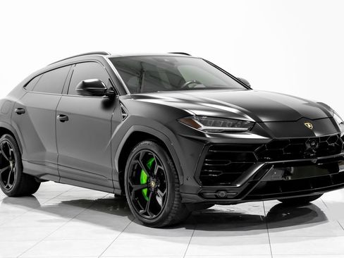 Used 2021 Lamborghini Urus image 3