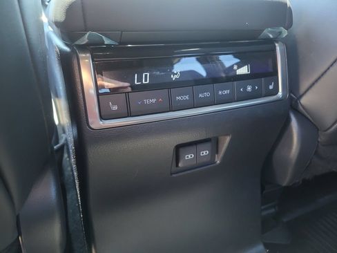 Used 2024 Lexus GX 550 AWD/4WD image 13