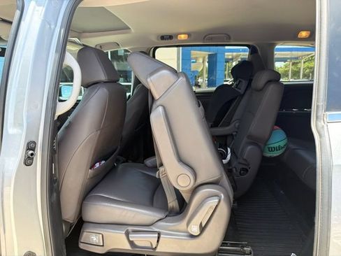 Used 2024 Honda Odyssey EX-L image 13