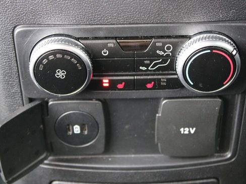 Used 2023 Ford Explorer Limited image 29