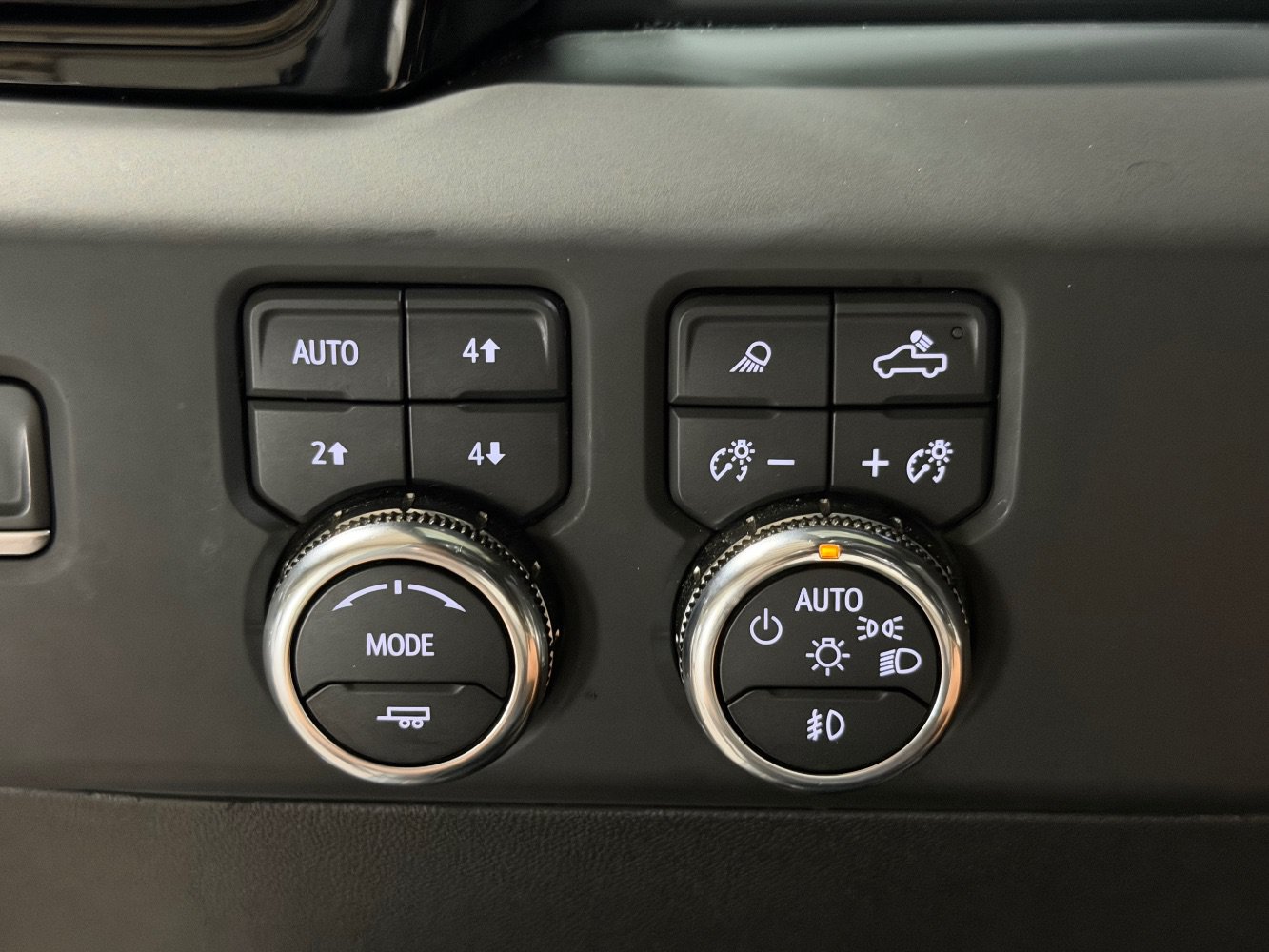 Used 2024 GMC Sierra 2500 AT4 w/ AT4 Preferred Package AWD/4WD image 33
