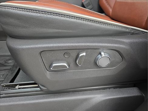 Used 2025 GMC Sierra 2500 Denali Ultimate image 14