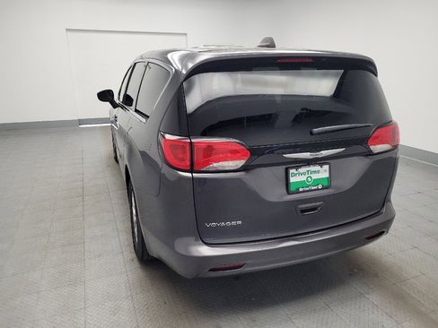 Used 2023 Chrysler Voyager LX FWD image 6
