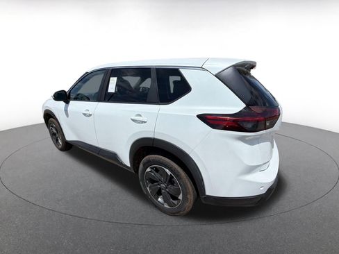 Used 2025 Nissan Rogue SV FWD image 4