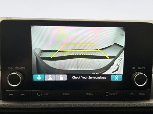 Used 2025 Honda CR-V EX image 15