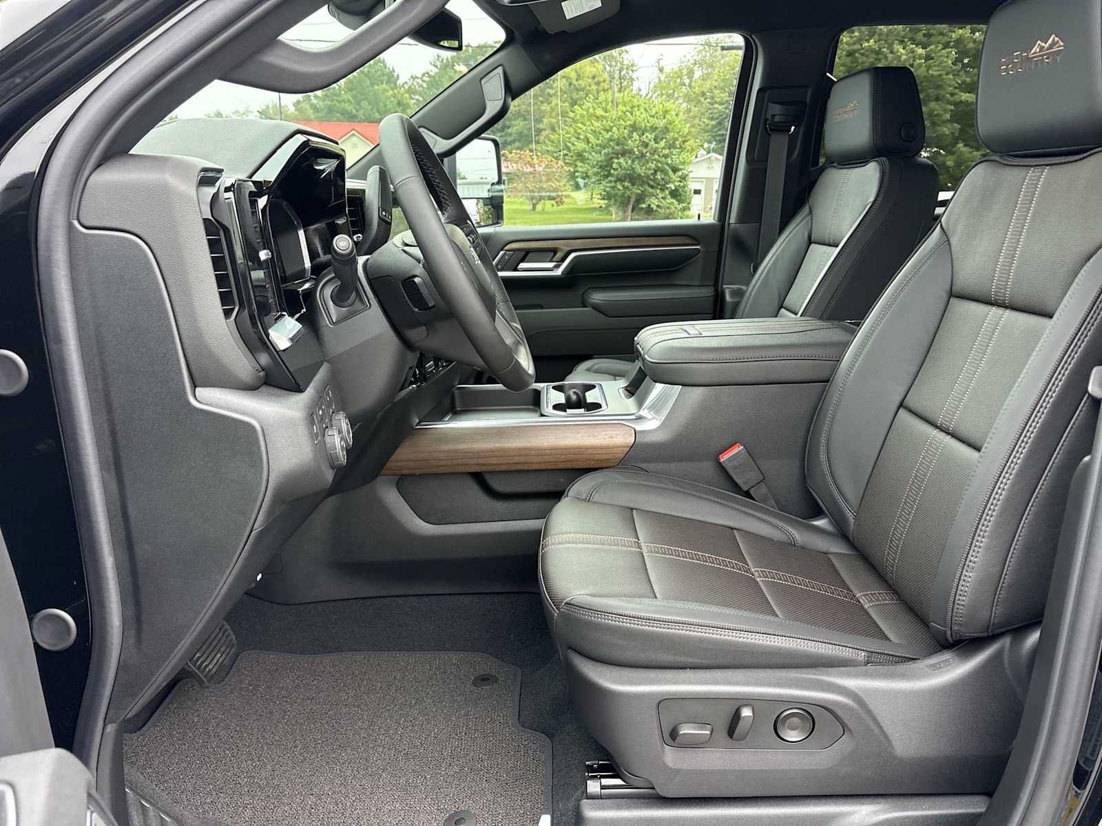 New 2026 Chevrolet Silverado 2500 High Country w/ Midnight Edition AWD/4WD image 19