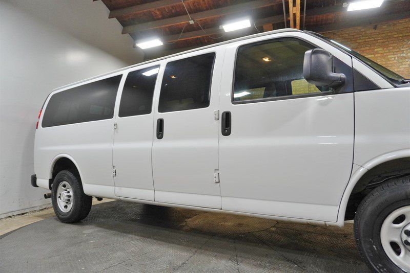 Used 2020 Chevrolet Express 3500 LS RWD image 9