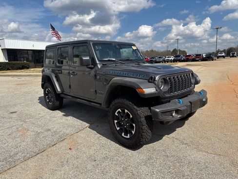 Used 2025 Jeep Wrangler Unlimited Rubicon 4xe w/ Convenience Group image 3