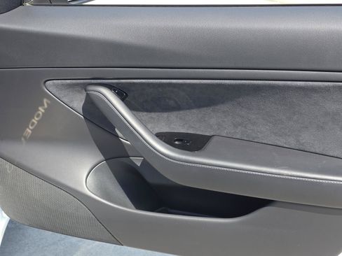 Used 2018 Tesla Model 3 Long Range RWD image 14