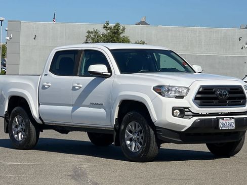 Used 2019 Toyota Tacoma SR5 RWD image 5