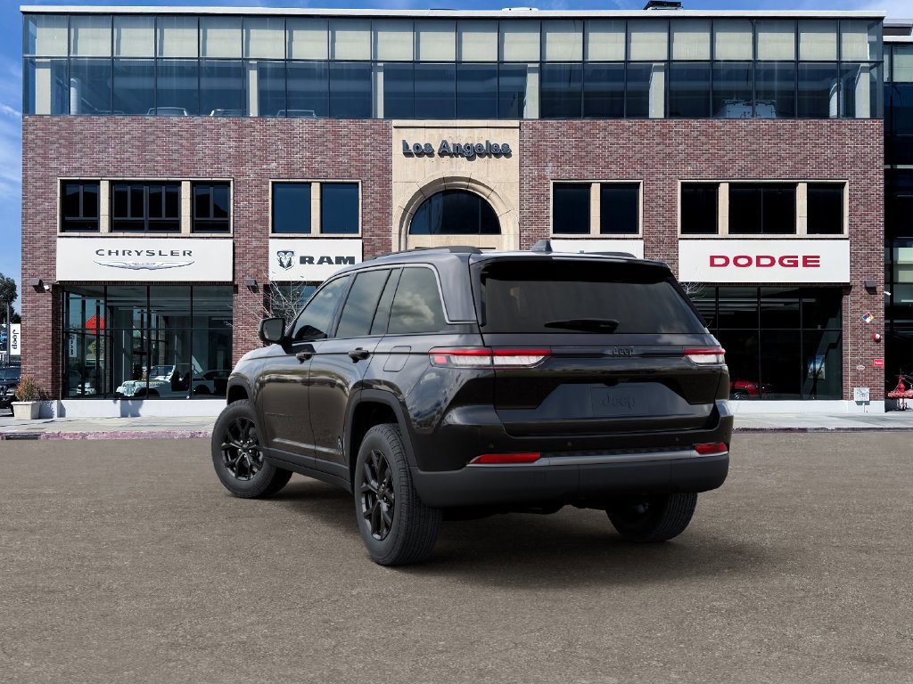 New 2026 Jeep Grand Cherokee Altitude RWD image 3