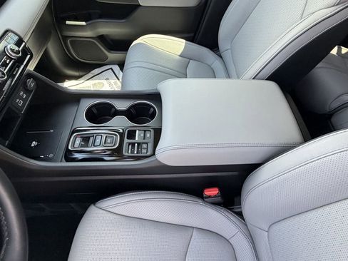 Used 2025 Honda Pilot Elite image 19