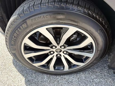Used 2025 Ford Explorer ST-Line AWD/4WD image 31