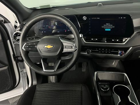 Used 2026 Chevrolet Equinox LT image 13