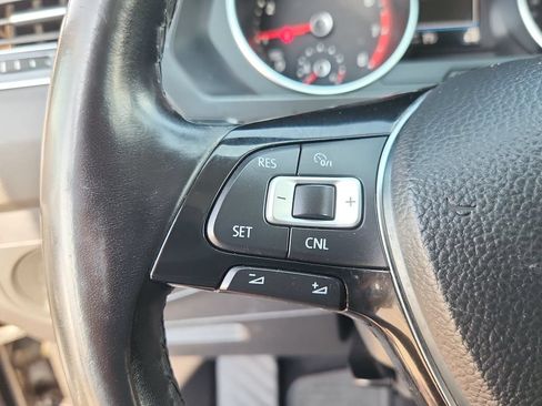 Used 2018 Volkswagen Tiguan SE w/ Panoramic Sunroof Package AWD/4WD image 18