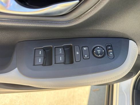 New 2026 Honda HR-V LX image 13