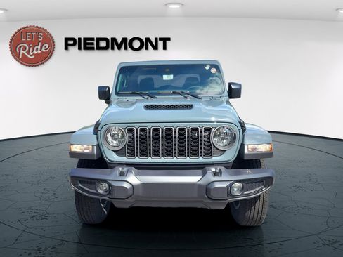 New 2025 Jeep Gladiator Sport AWD/4WD image 3