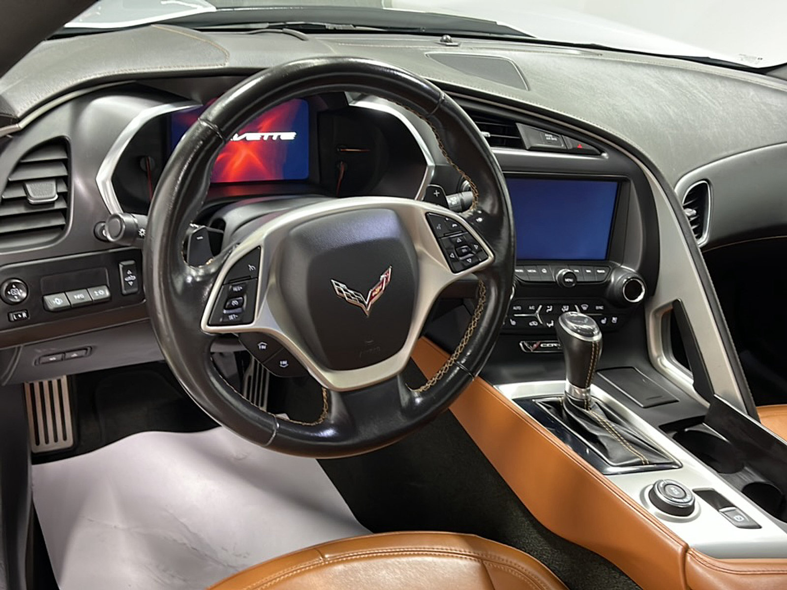 Used 2015 Chevrolet Corvette Stingray Convertible w/ 2LT Preferred Equipment Group RWD image 3