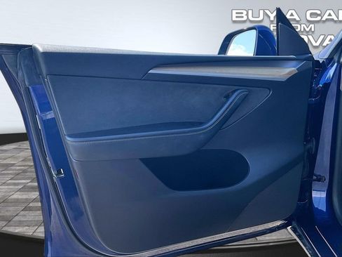Used 2023 Tesla Model Y Long Range AWD/4WD image 23