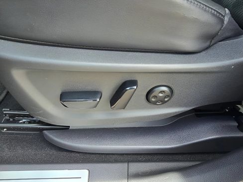 Used 2024 Nissan Ariya AWD image 23
