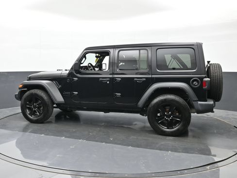 Used 2022 Jeep Wrangler Unlimited Sport AWD/4WD image 5