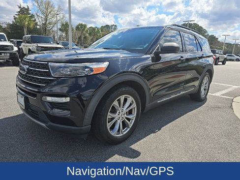 Used 2021 Ford Explorer XLT w/ Equipment Group 202A image 4