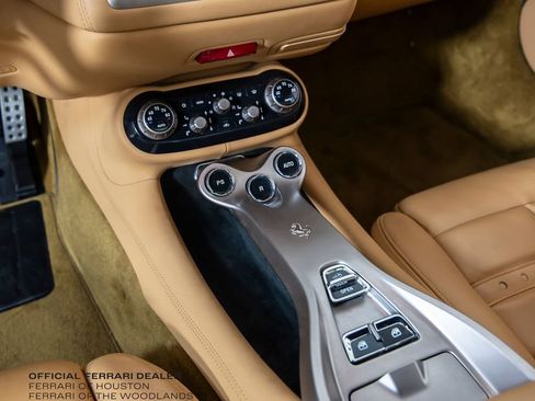 Used 2010 Ferrari California RWD image 15