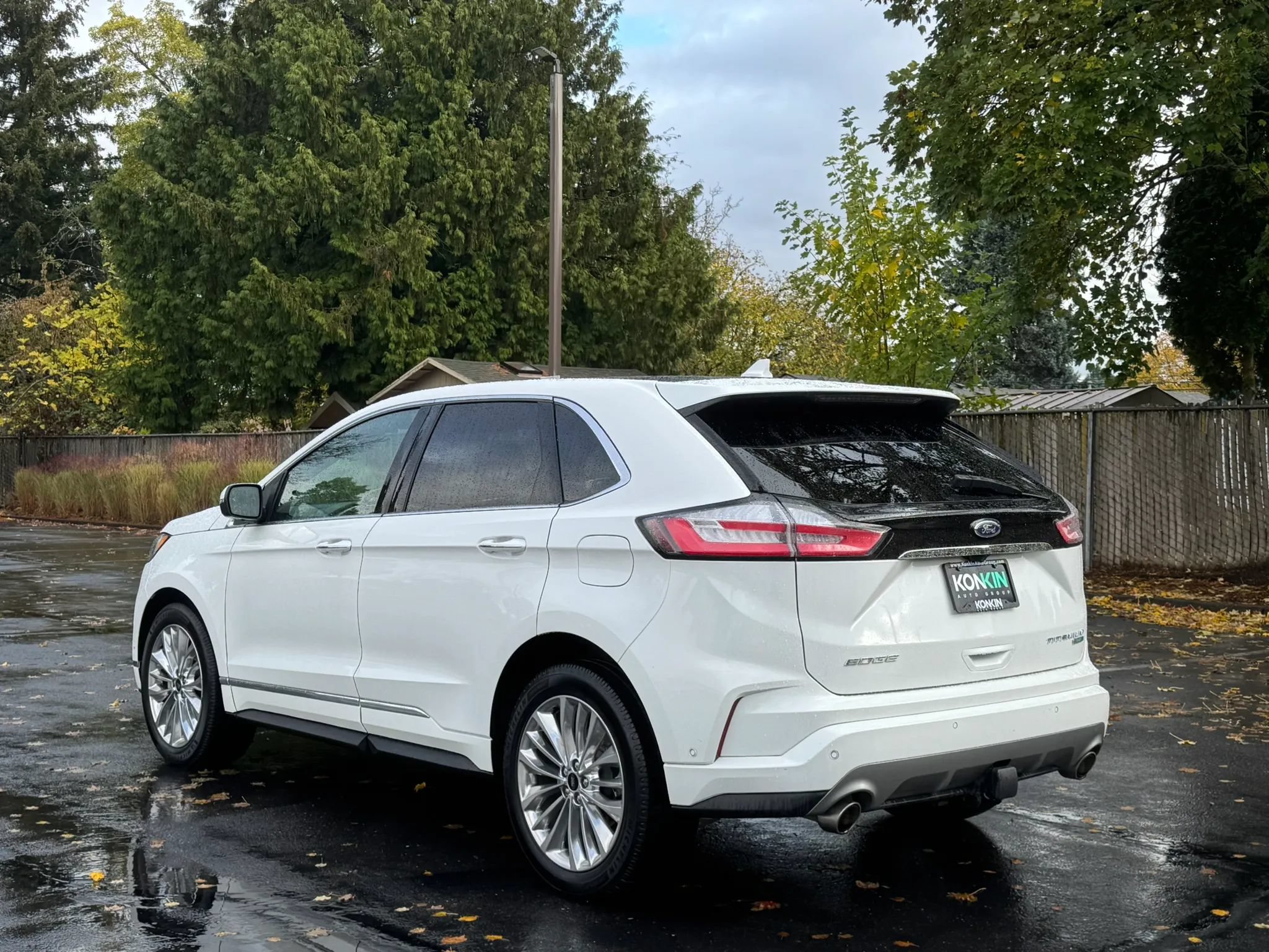 Used 2020 Ford Edge Titanium w/ Equipment Group 301A AWD/4WD image 4