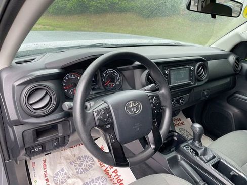 Used 2019 Toyota Tacoma SR w/ SR Convenience Package RWD image 11